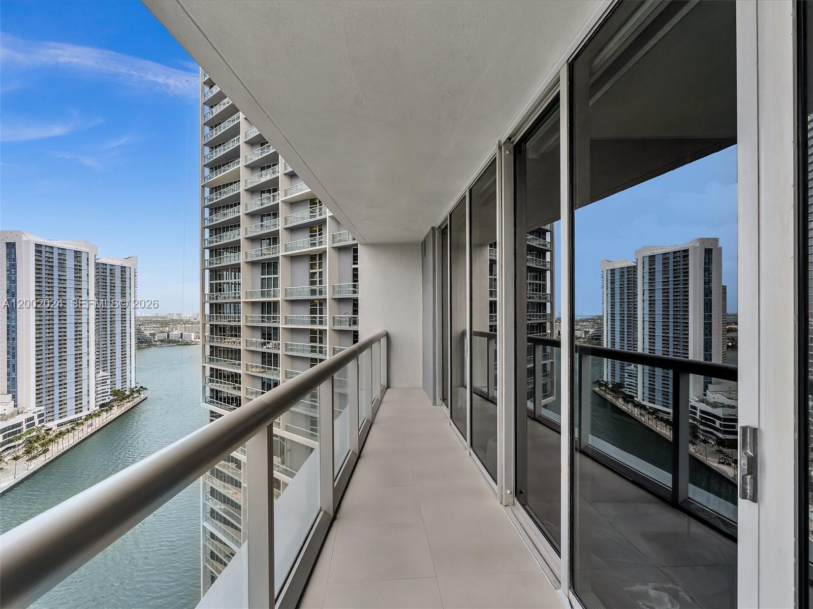 475 Brickell Ave #2715, Miami FL 33131