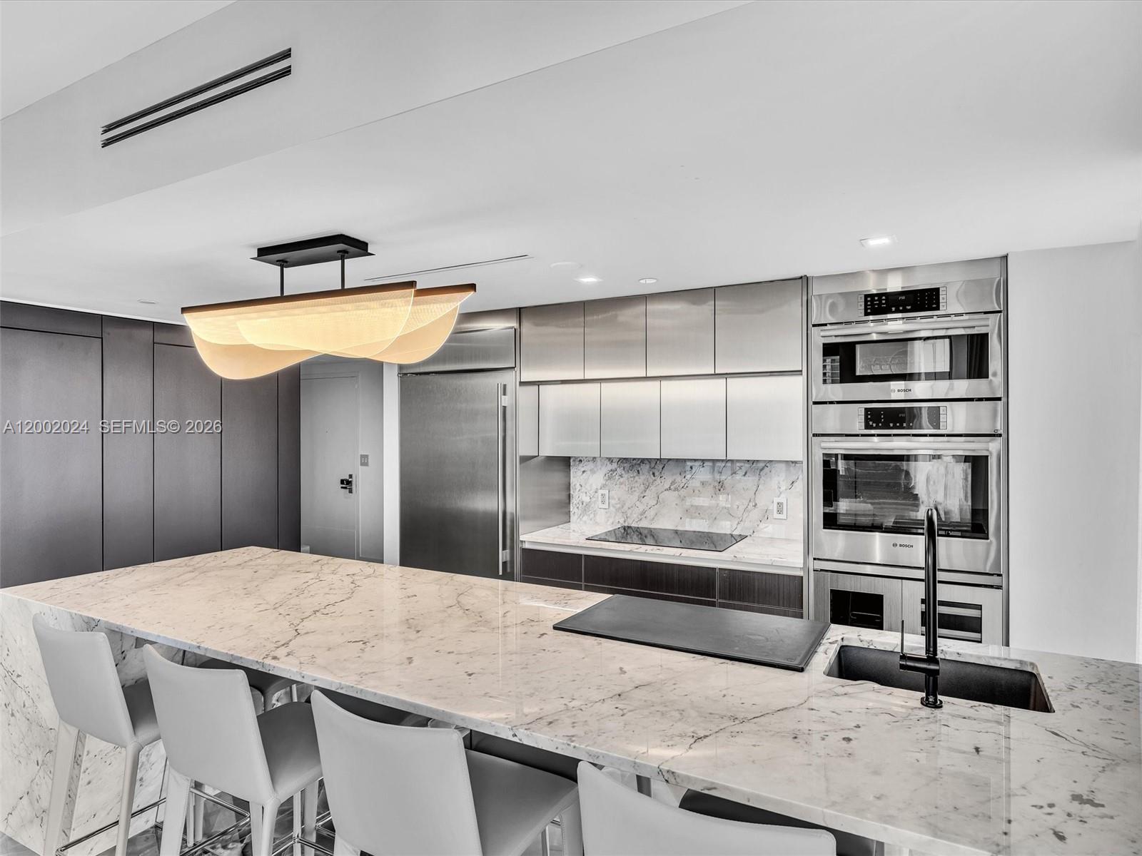 475 Brickell Ave #2715, Miami FL 33131