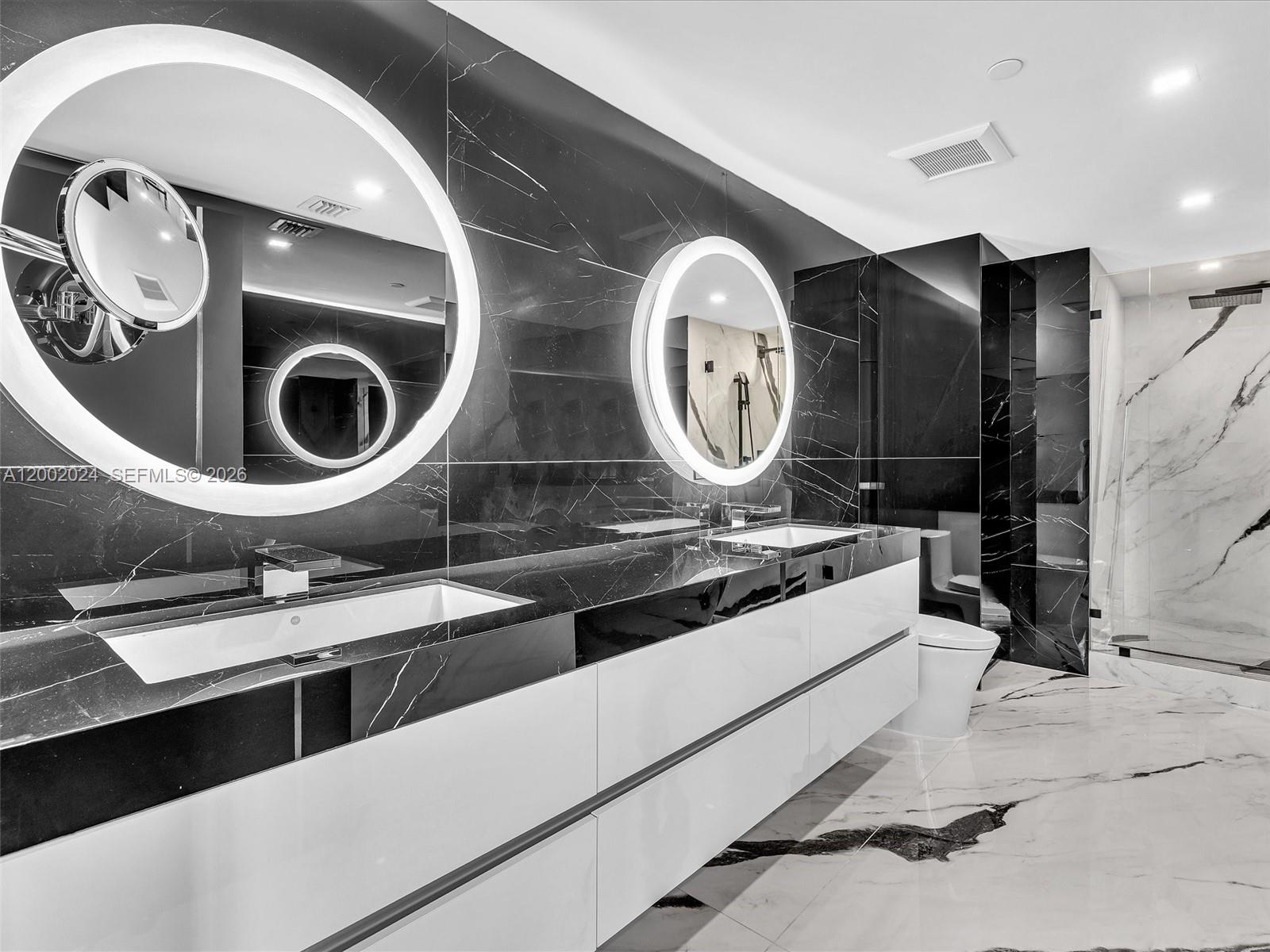 475 Brickell Ave #2715, Miami FL 33131