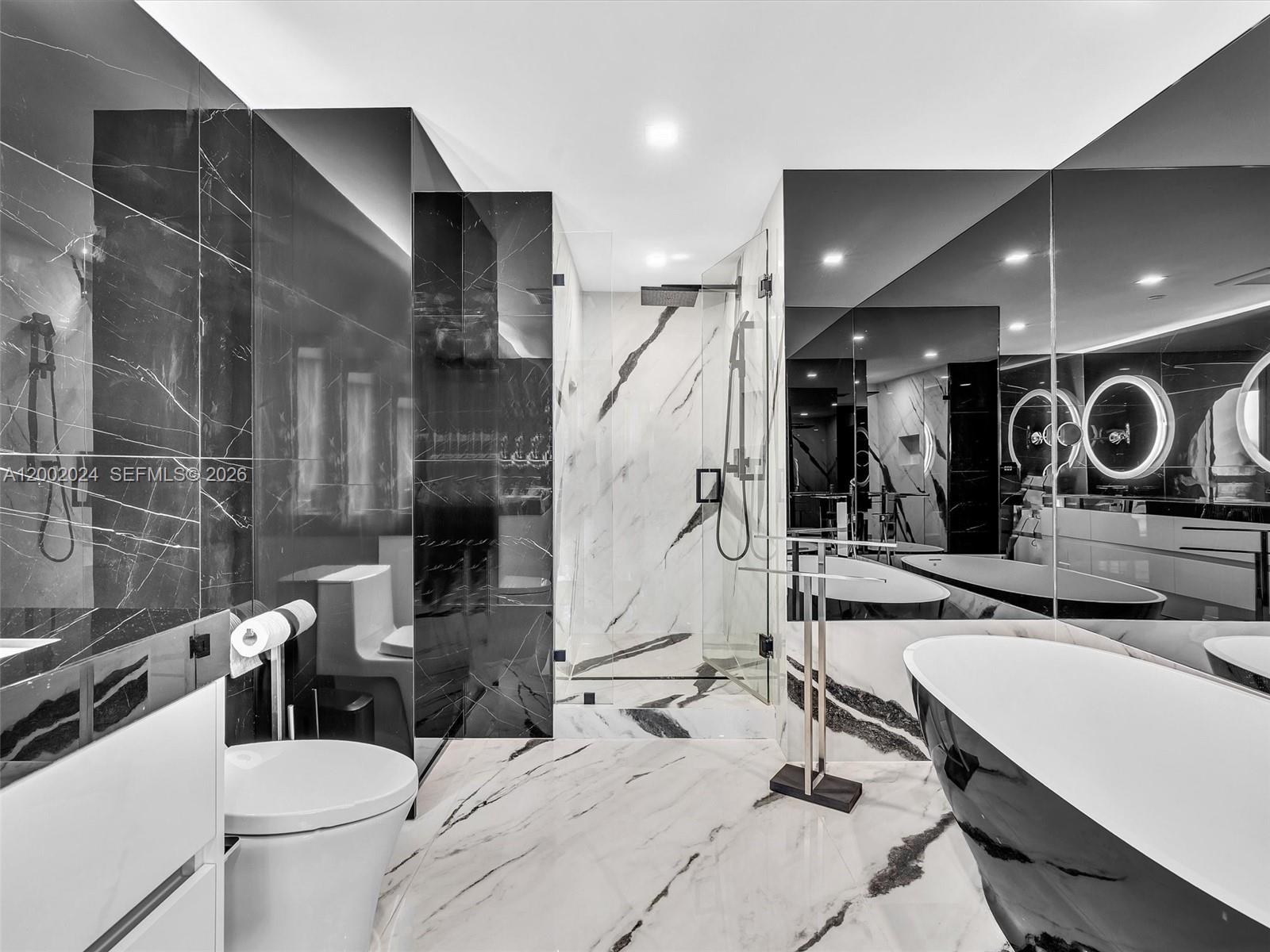 475 Brickell Ave #2715, Miami FL 33131