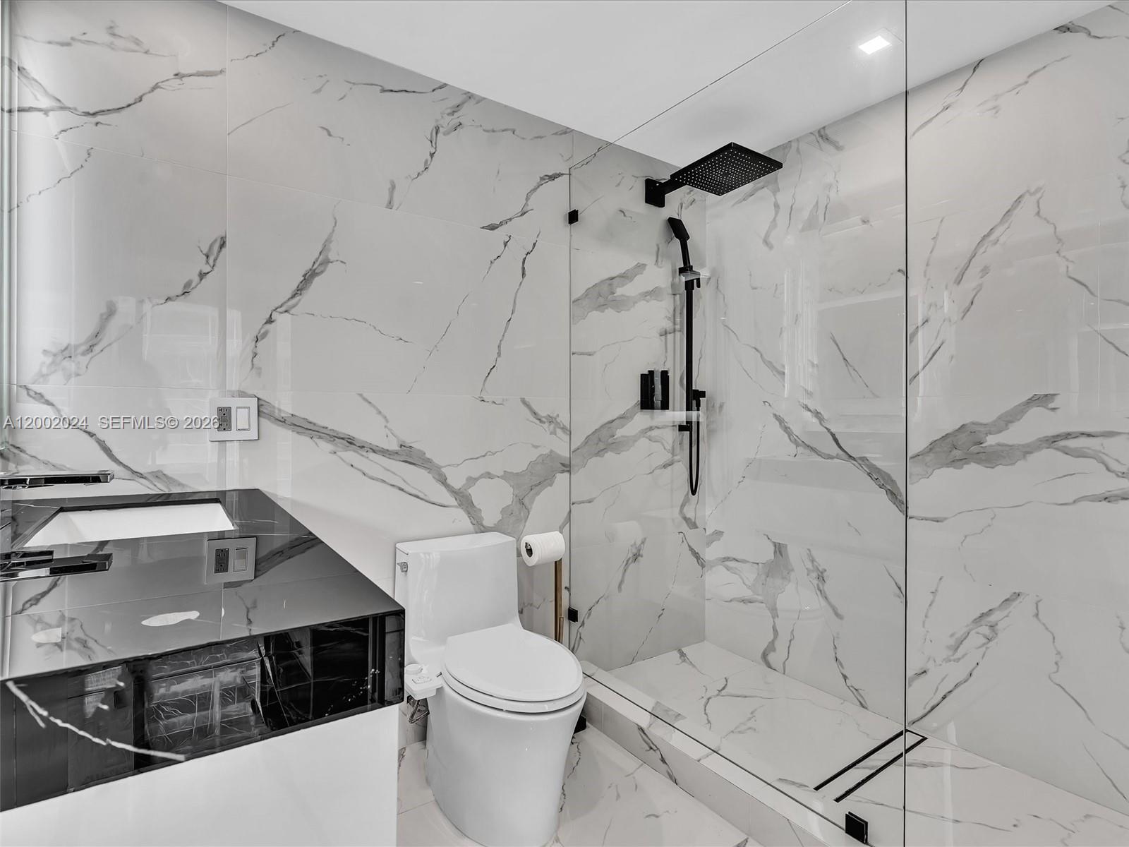 475 Brickell Ave #2715, Miami FL 33131