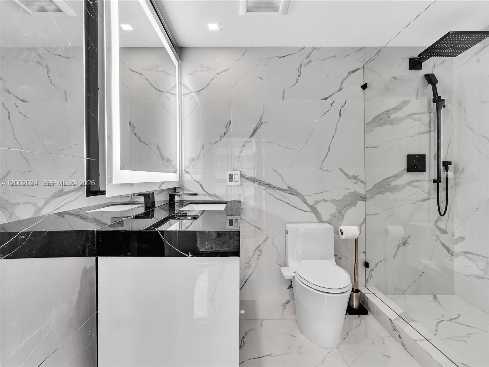 475 Brickell Ave #2715, Miami FL 33131