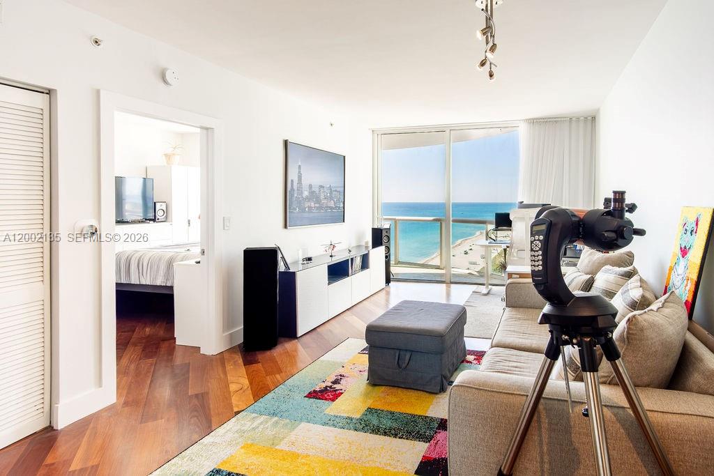 Miami Beach FL 33141 - A12002135