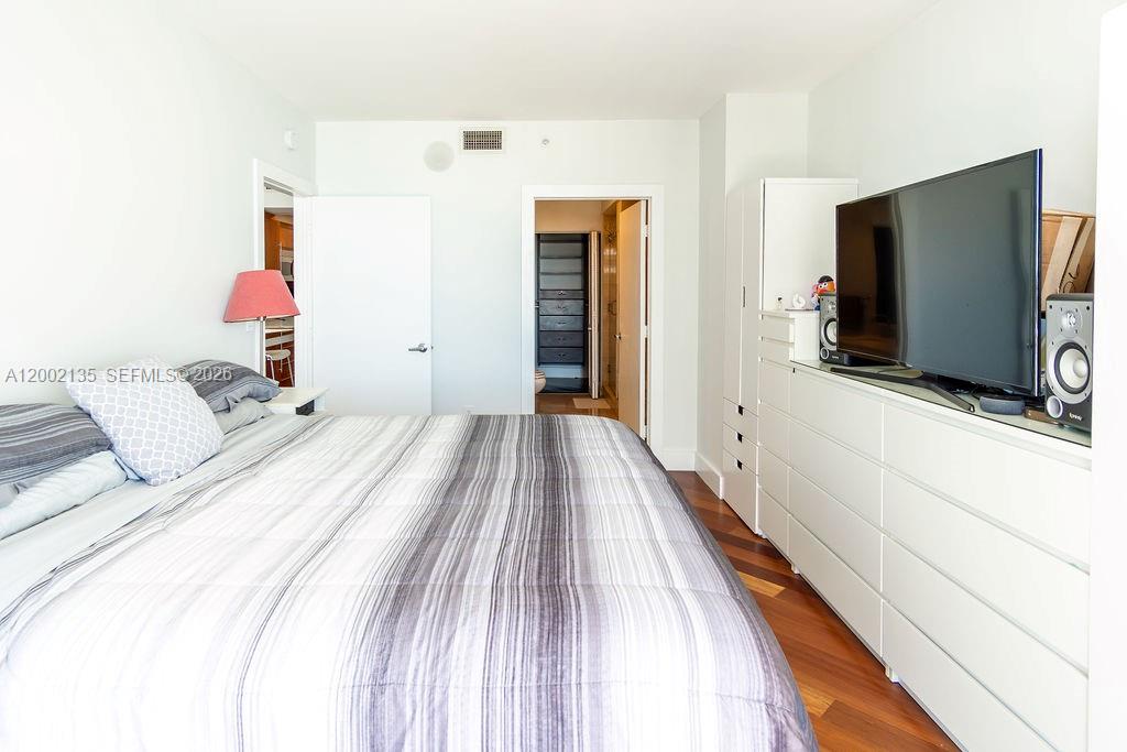 Miami Beach FL 33141 - A12002135