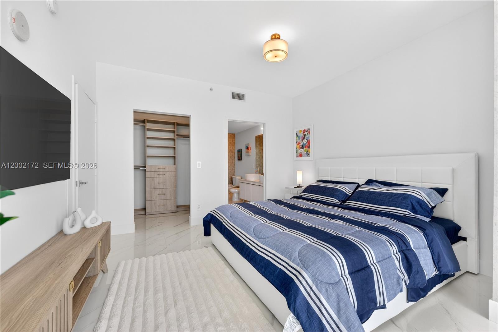 888 Biscayne Blvd #2404, Miami FL 33132