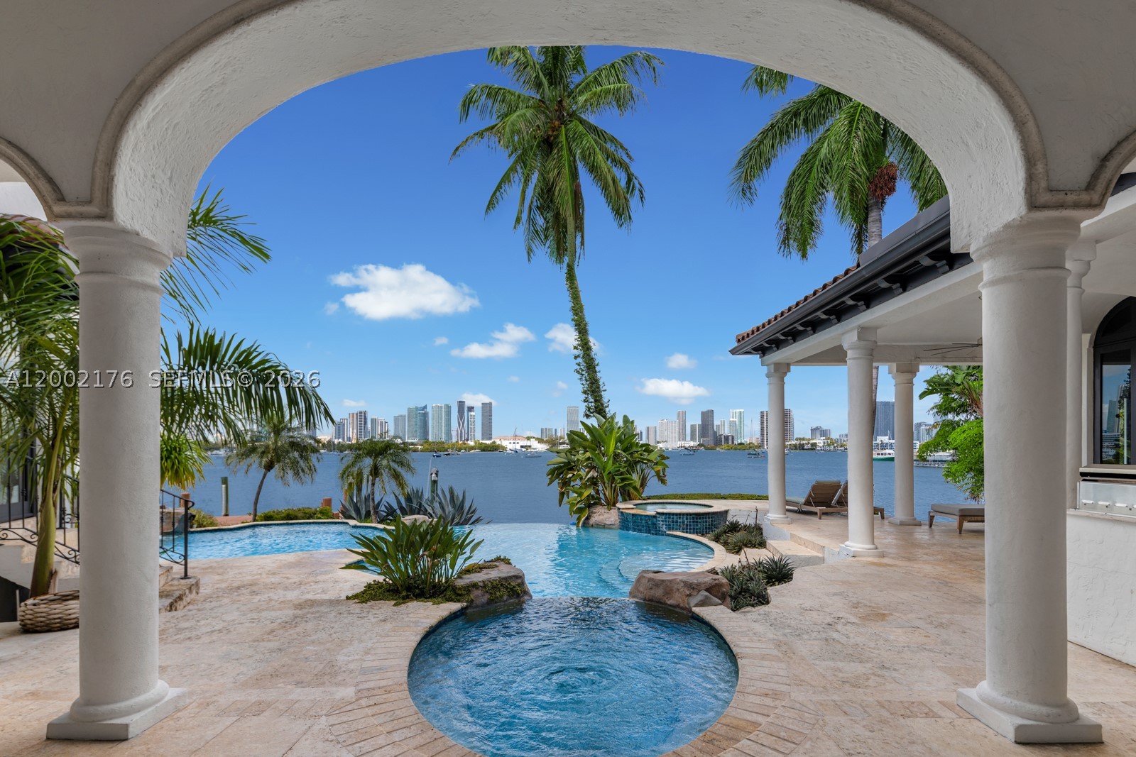 432 S Hibiscus Dr, Miami Beach FL 33139
