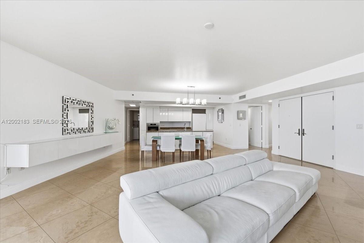 17201 Collins Ave #1107, Sunny Isles Beach FL 33160
