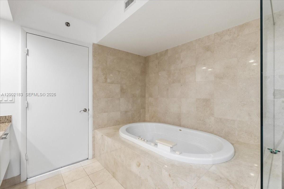 17201 Collins Ave #1107, Sunny Isles Beach FL 33160