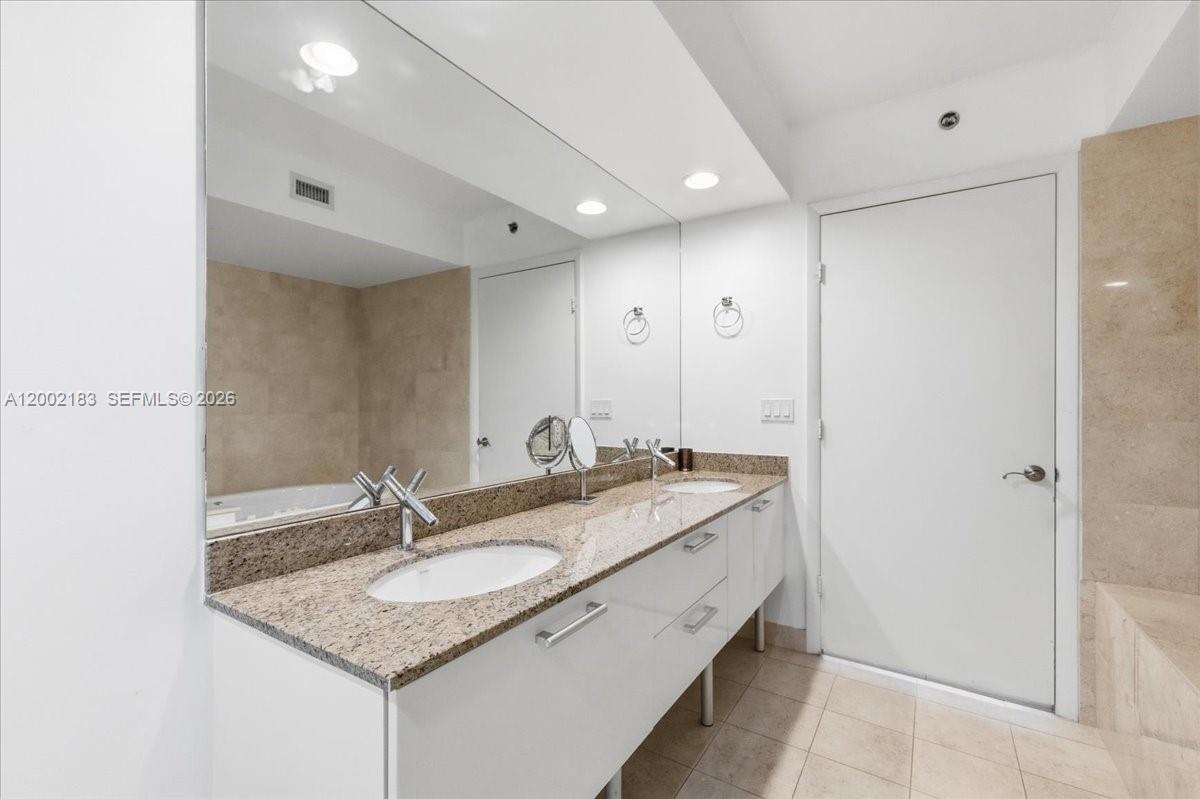 17201 Collins Ave #1107, Sunny Isles Beach FL 33160