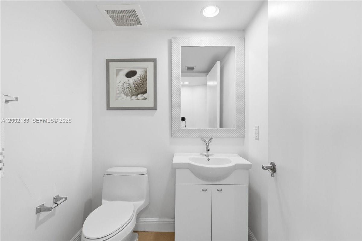 17201 Collins Ave #1107, Sunny Isles Beach FL 33160