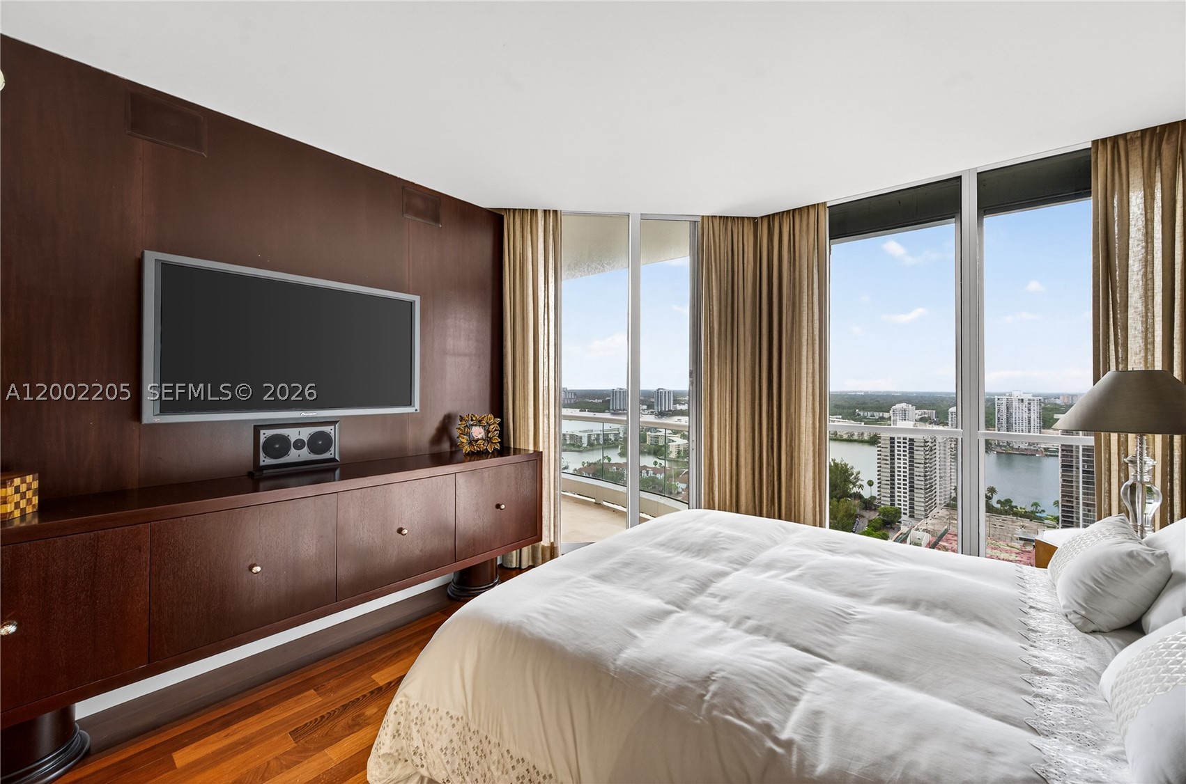 7000 Island Blvd #PH-02, Aventura FL 33160