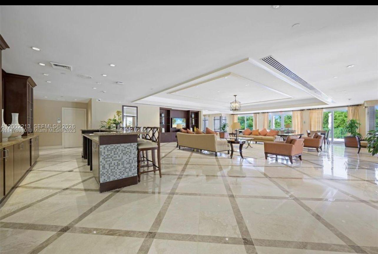 20000 E Country Club Dr #906, Aventura FL 33180