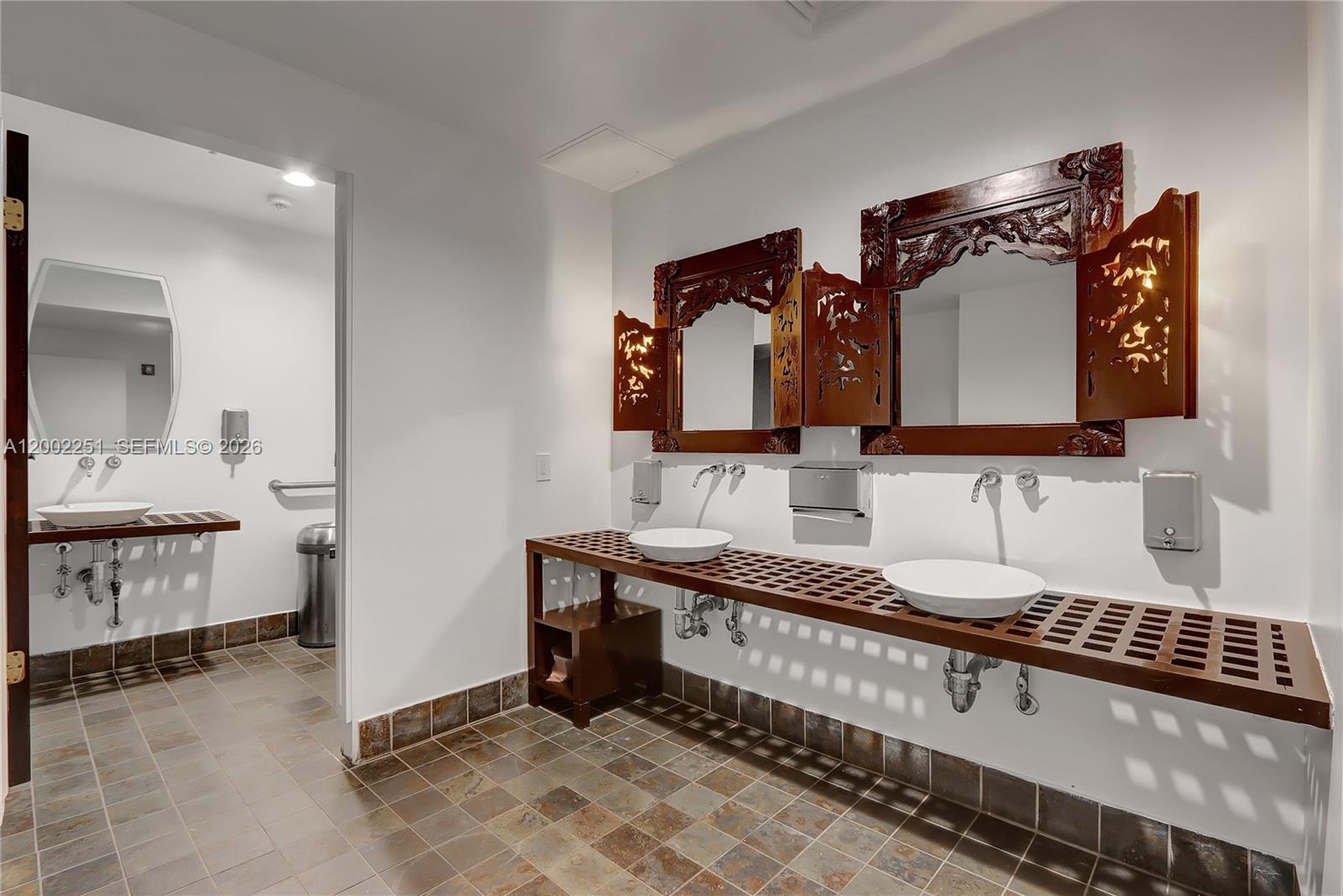 10 SW South River Dr #1410, Miami FL 33130