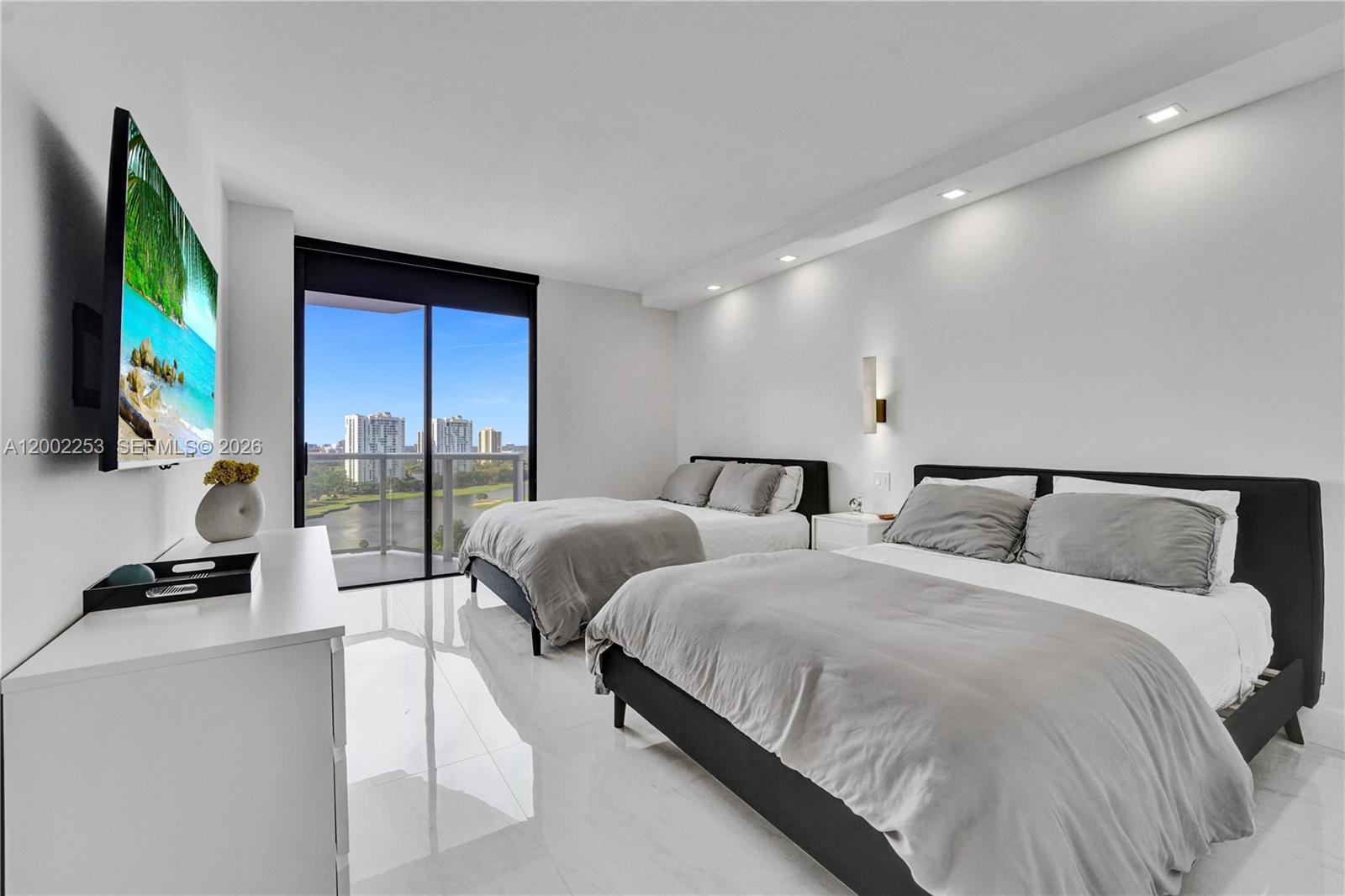 20281 E Country Club Dr #1503, Aventura FL 33180