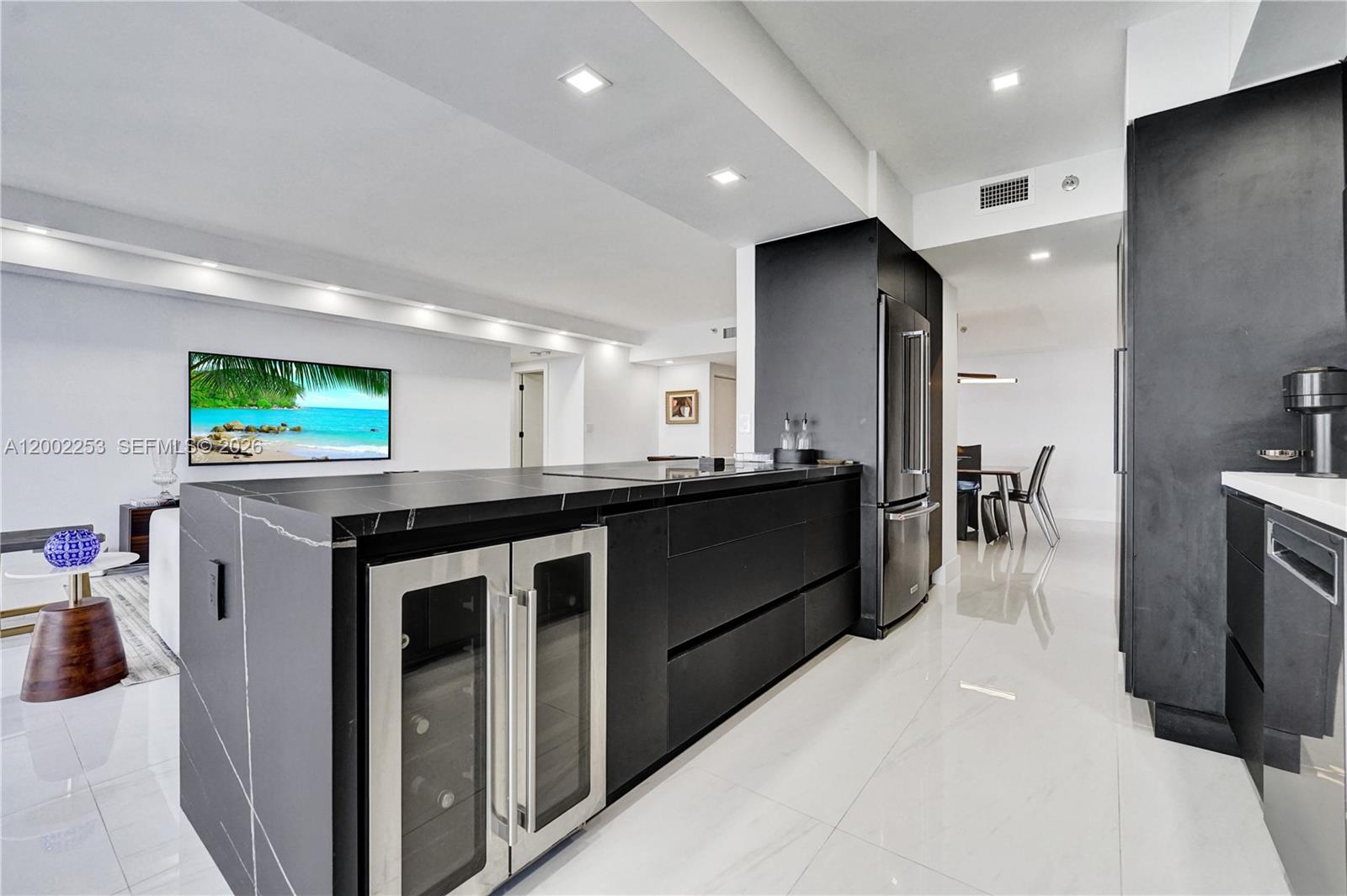 20281 E Country Club Dr #1503, Aventura FL 33180