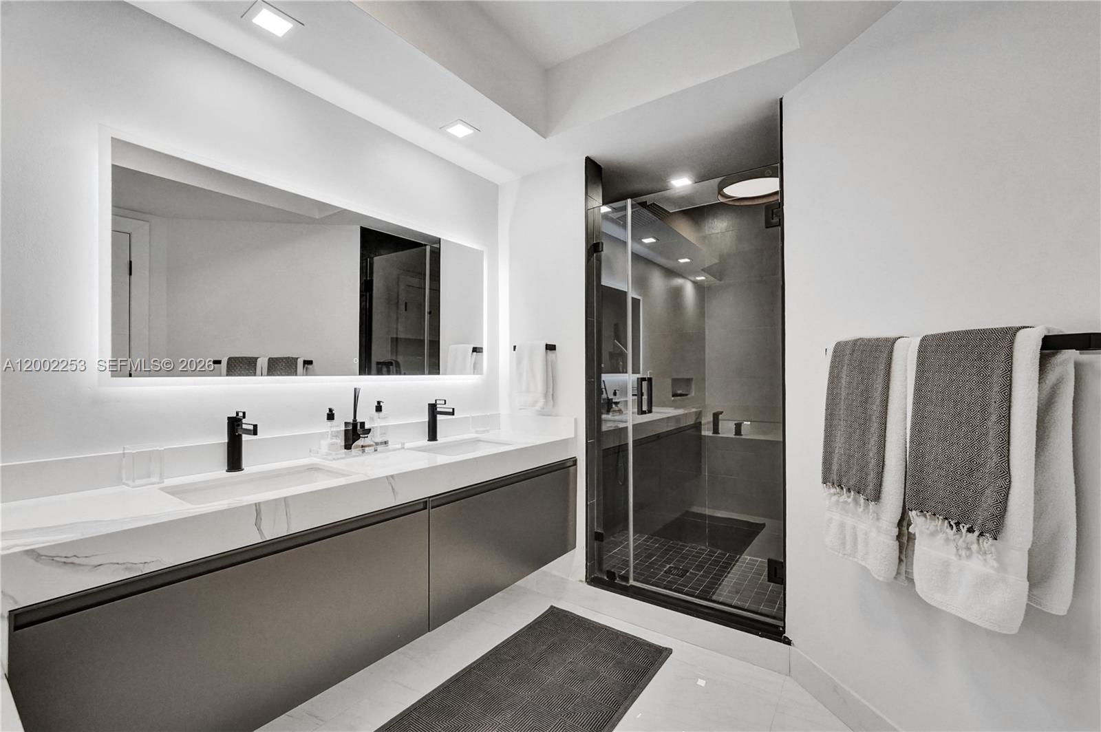 20281 E Country Club Dr #1503, Aventura FL 33180
