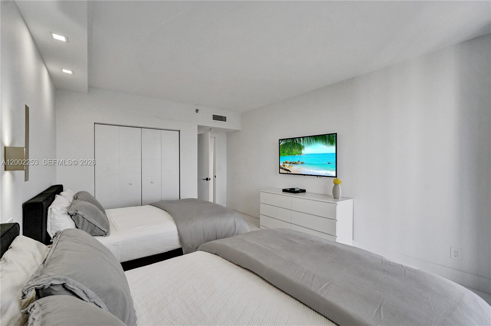 20281 E Country Club Dr #1503, Aventura FL 33180