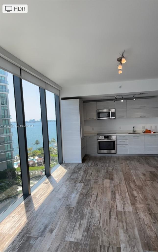 650 NE 32nd St #608, Miami FL 33137