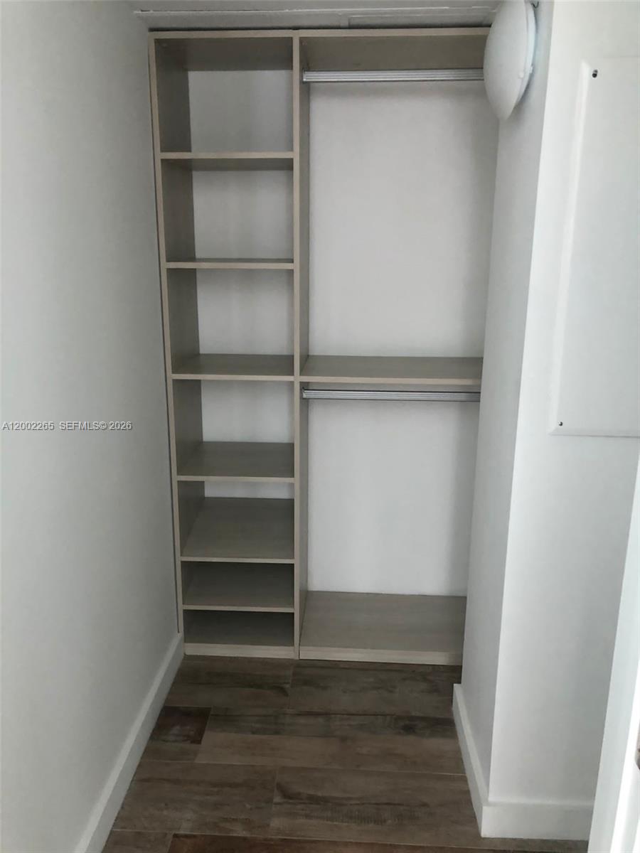 650 NE 32nd St #608, Miami FL 33137