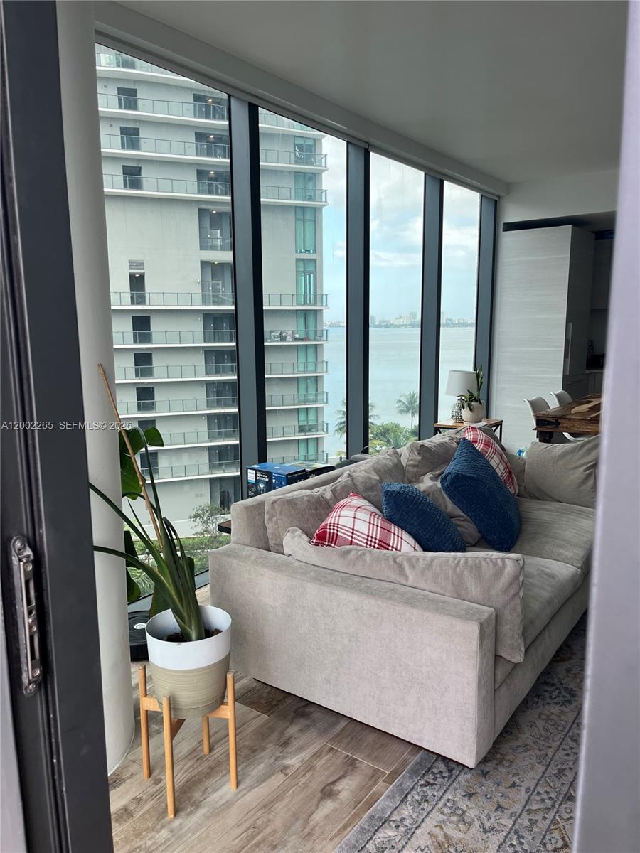 650 NE 32nd St #608, Miami FL 33137