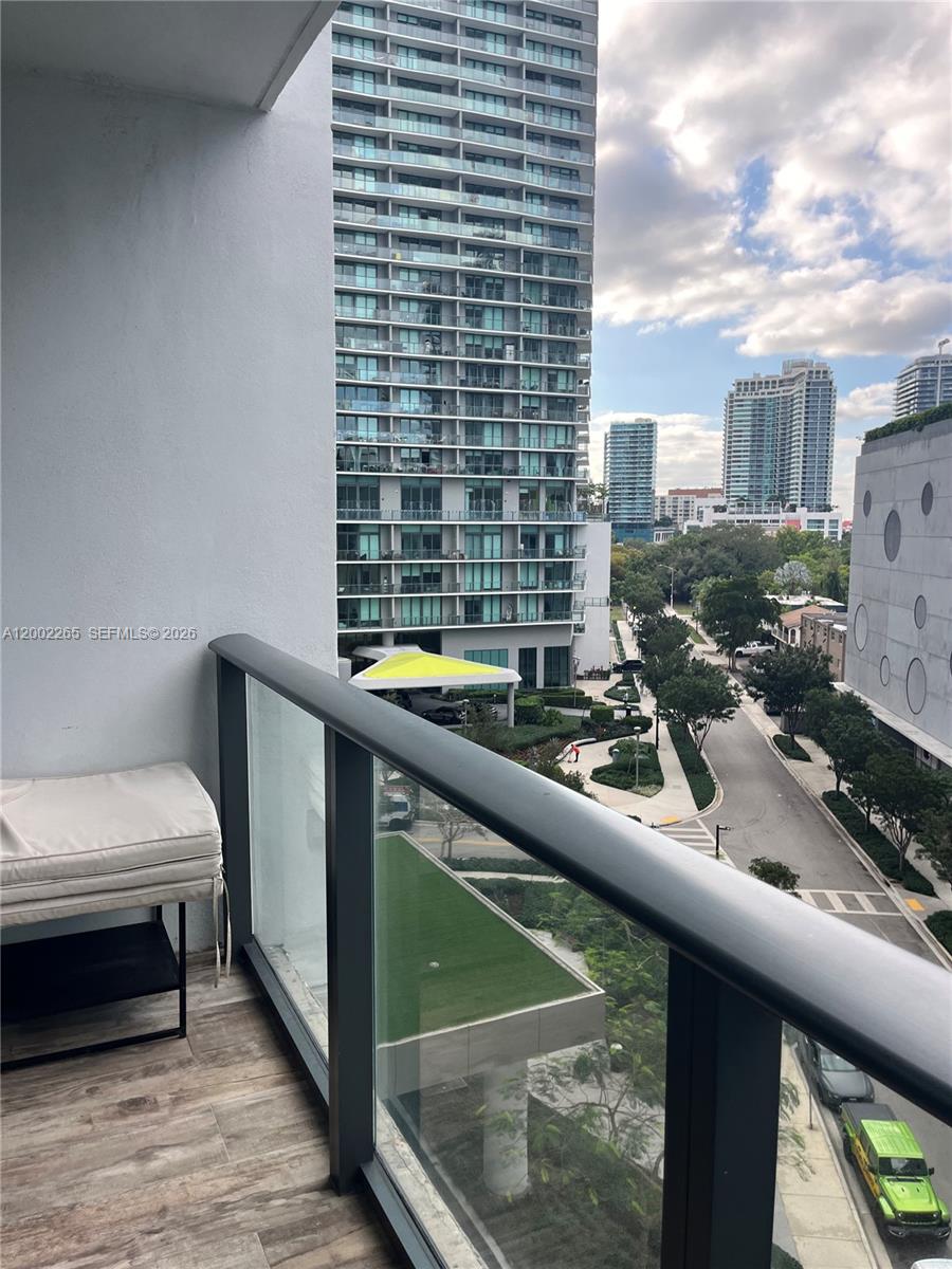 650 NE 32nd St #608, Miami FL 33137