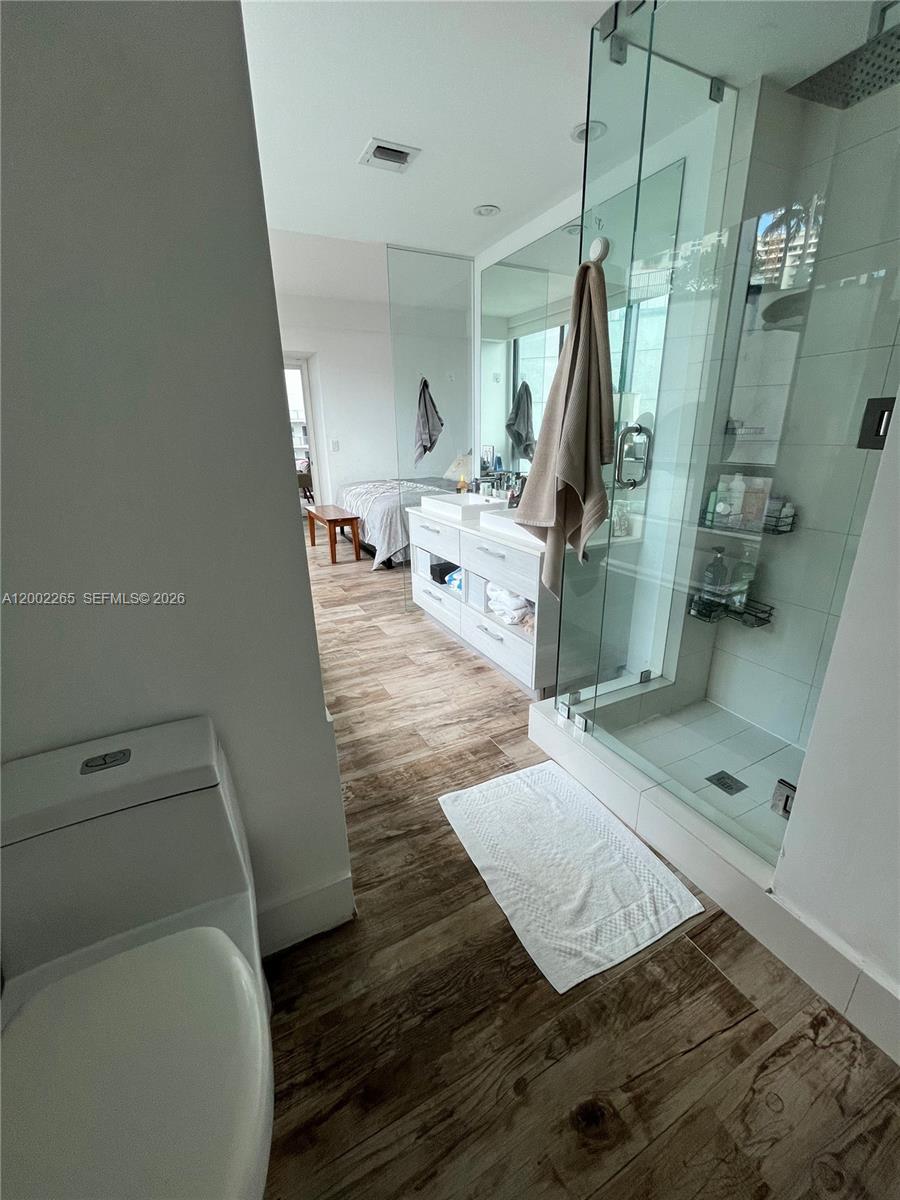 650 NE 32nd St #608, Miami FL 33137