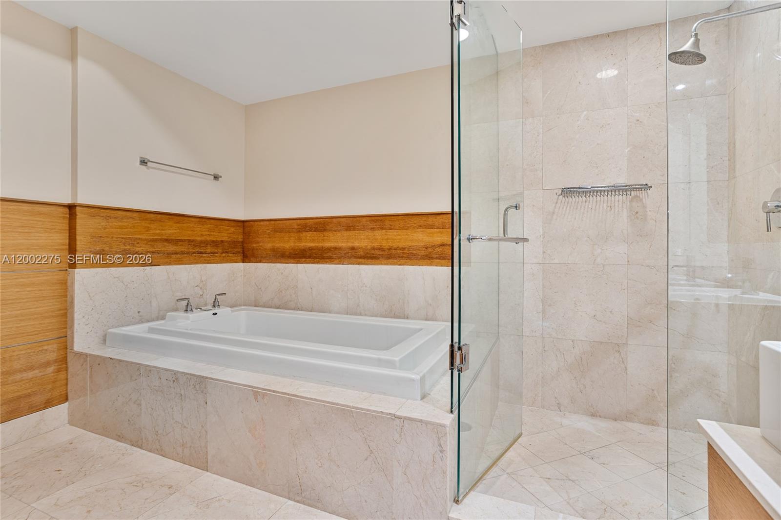 218 SE 14th St #2105, Miami FL 33131