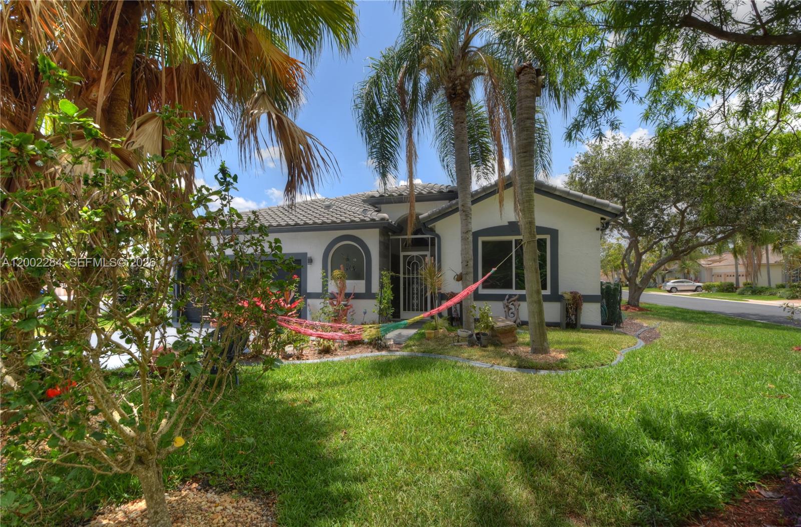 8733 NW 76th Dr, Tamarac FL 33321