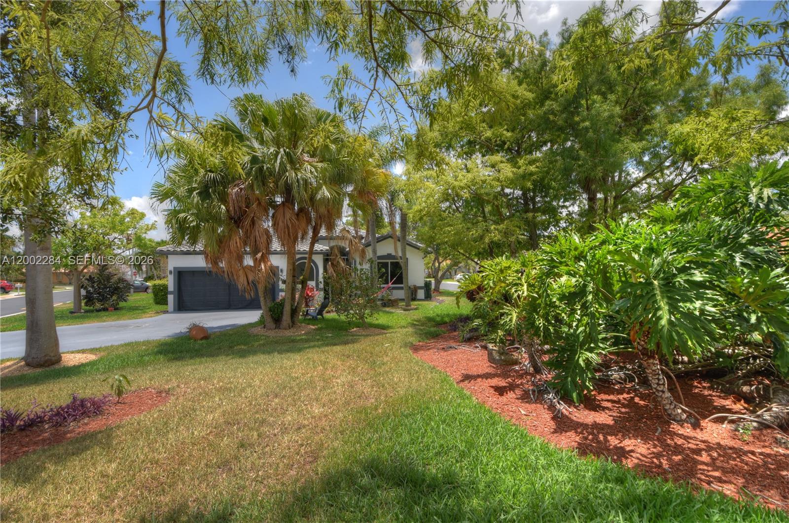 8733 NW 76th Dr, Tamarac FL 33321