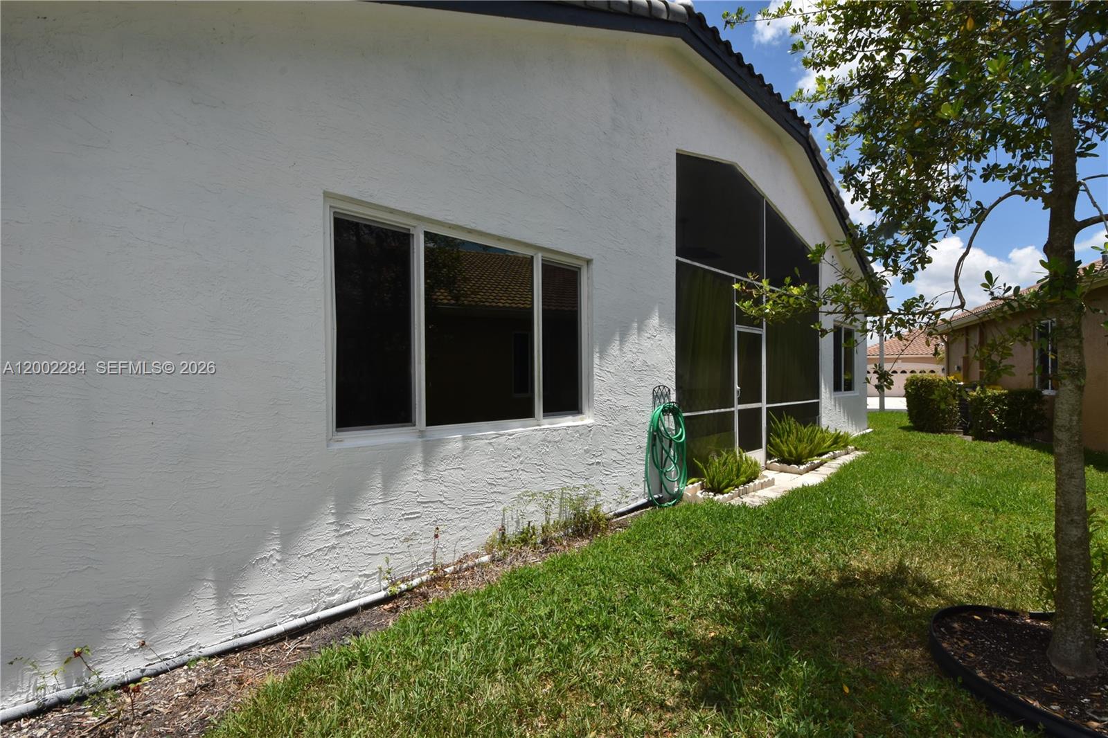 8733 NW 76th Dr, Tamarac FL 33321