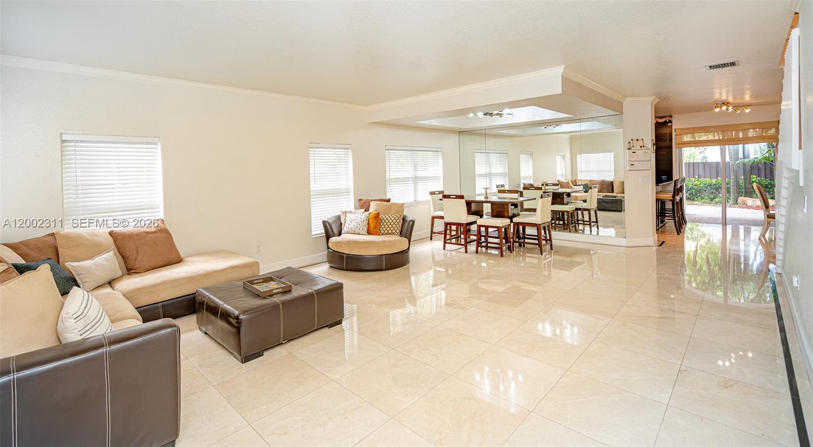 6772 NW 111th Ave, Doral FL 33178