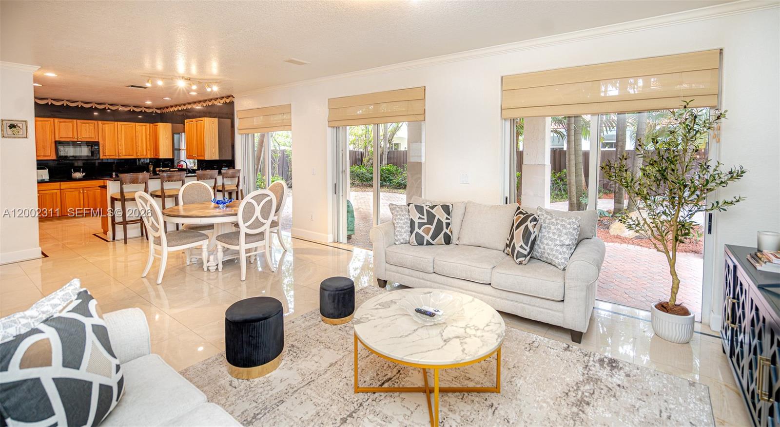 6772 NW 111th Ave, Doral FL 33178