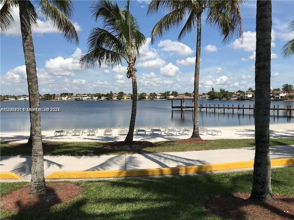 6772 NW 111th Ave, Doral FL 33178