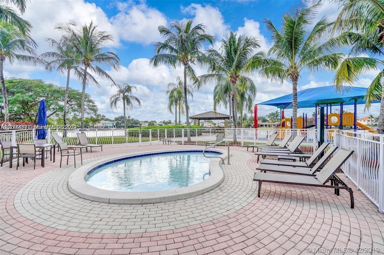 6772 NW 111th Ave, Doral FL 33178