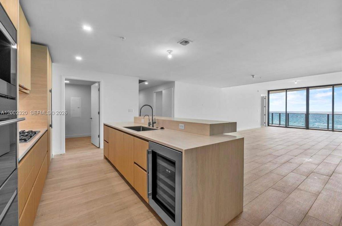 900 N Ocean Blvd #1202, Pompano Beach FL 33062