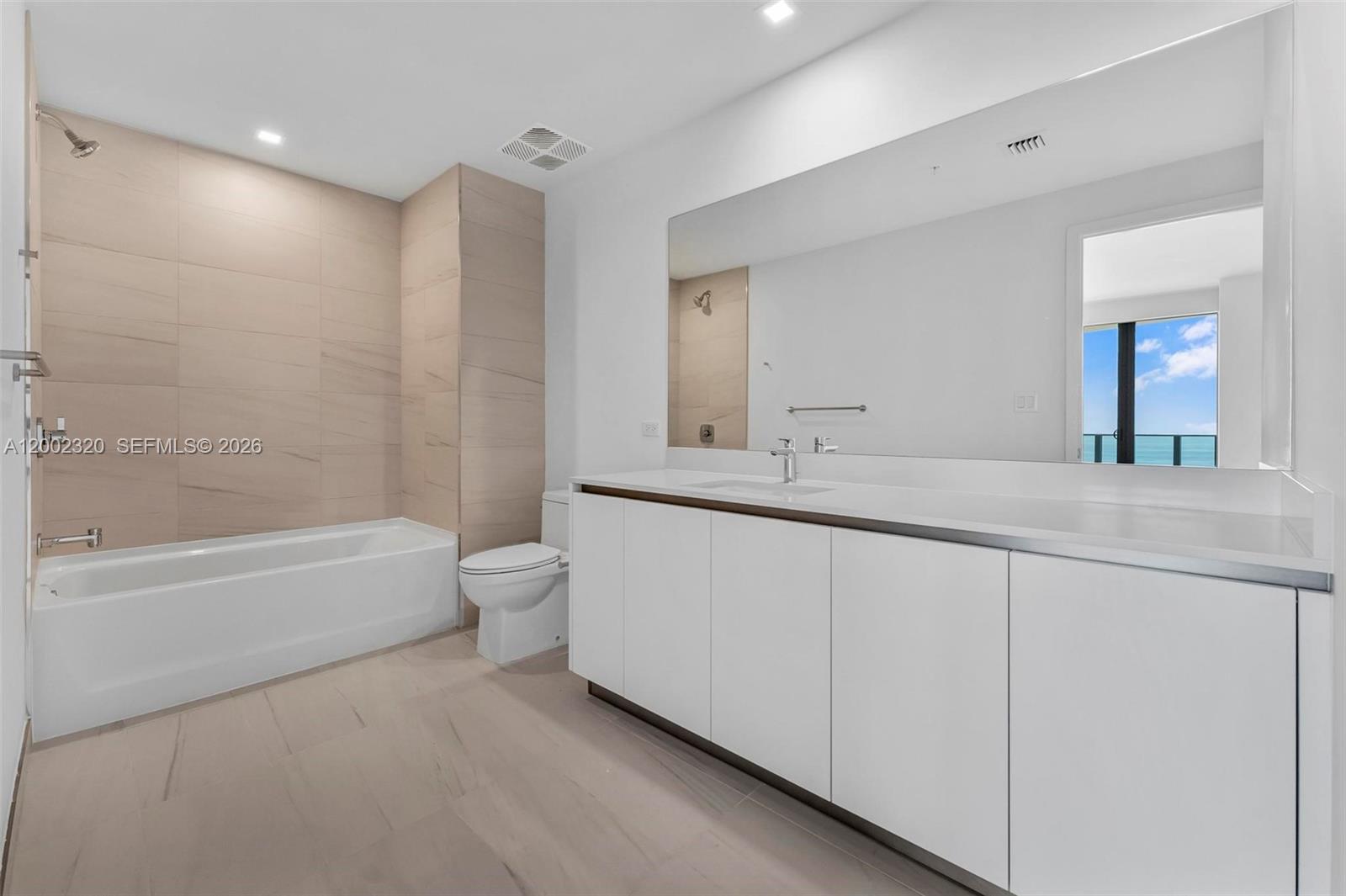 900 N Ocean Blvd #1202, Pompano Beach FL 33062