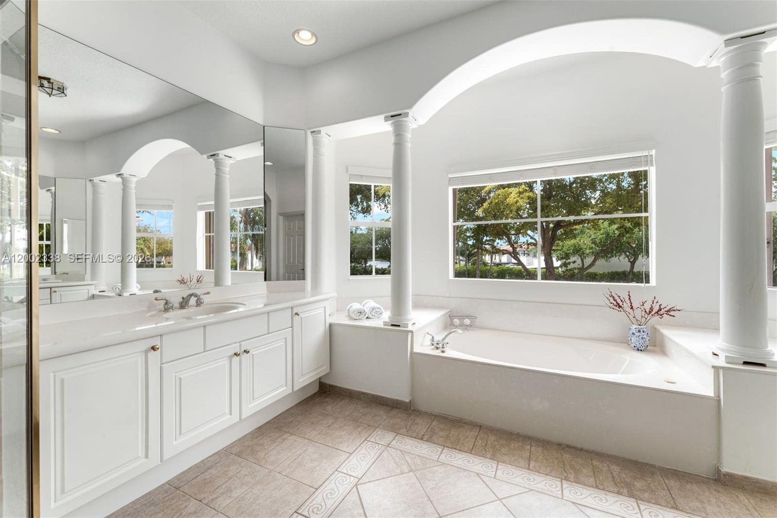 6914 NW 113th Pl, Doral FL 33178