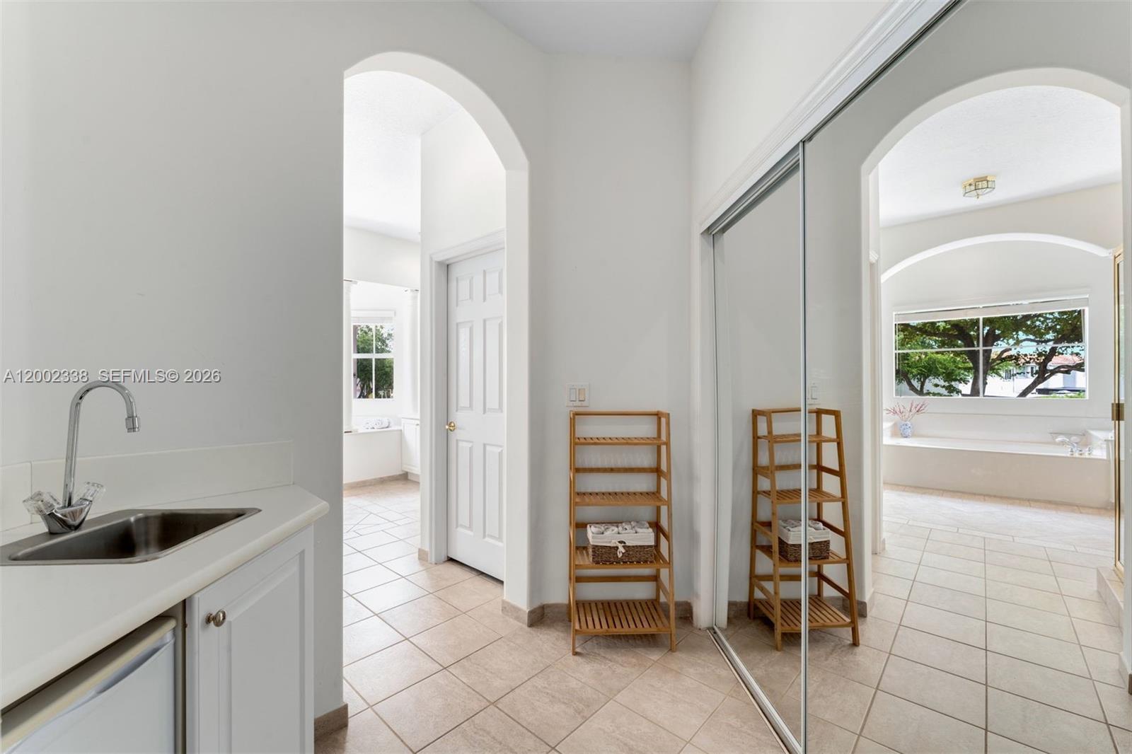 6914 NW 113th Pl, Doral FL 33178