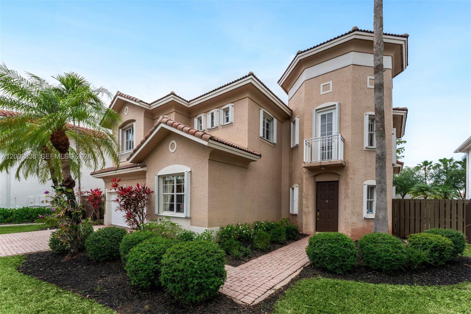 6914 NW 113th Pl, Doral FL 33178