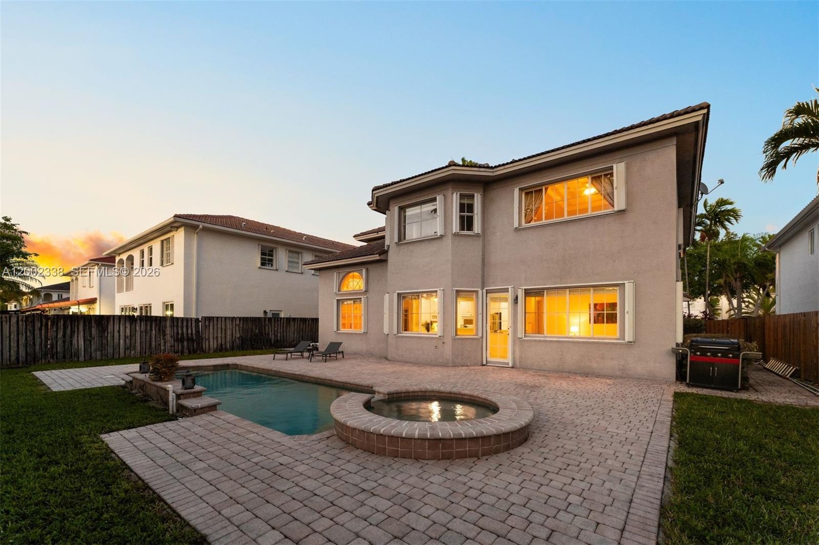 6914 NW 113th Pl, Doral FL 33178