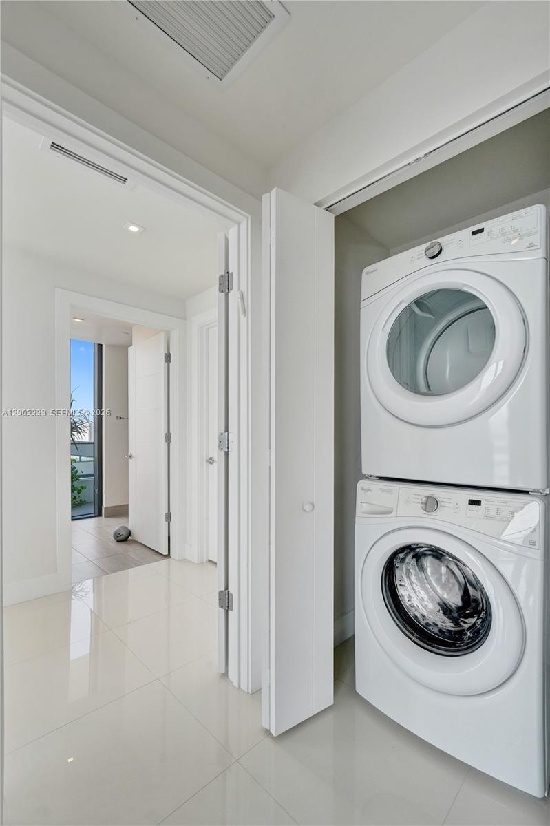 2960 NE 207th St #1205, Aventura FL 33180