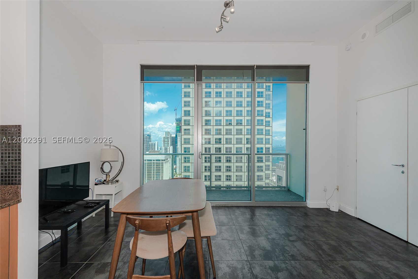 300 S Biscayne Blvd #PH-3903, Miami FL 33131