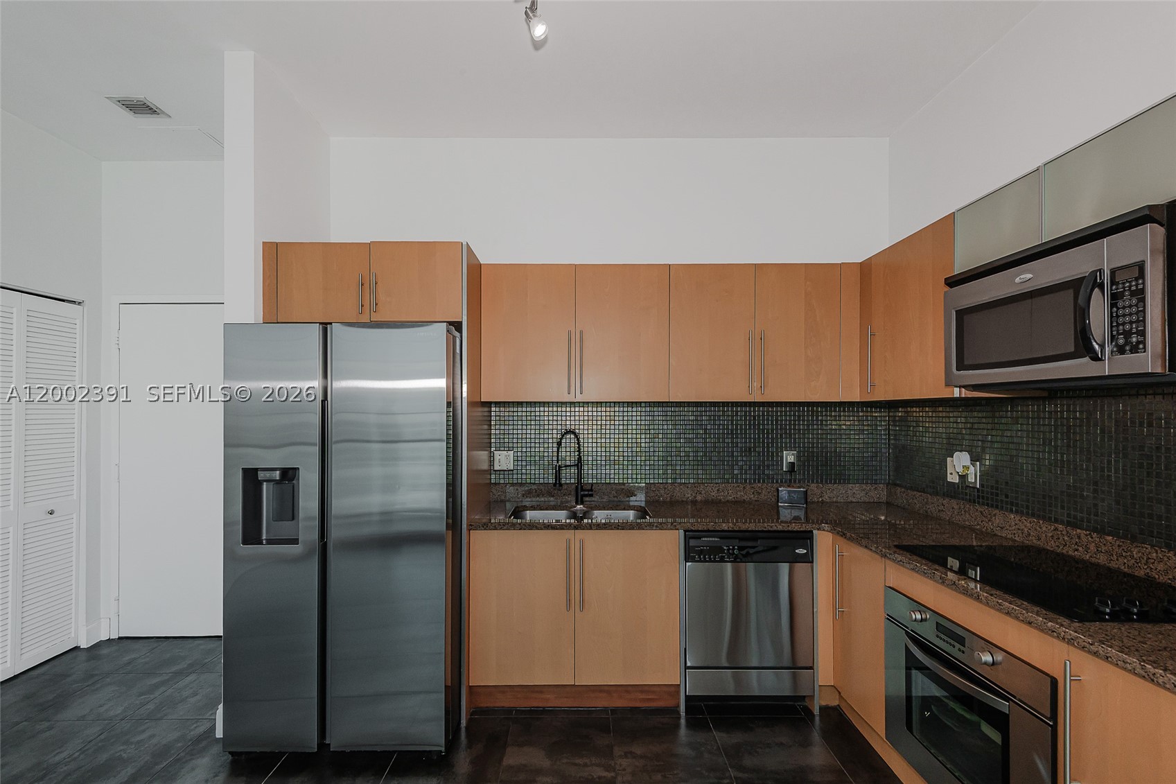 300 S Biscayne Blvd #PH-3903, Miami FL 33131