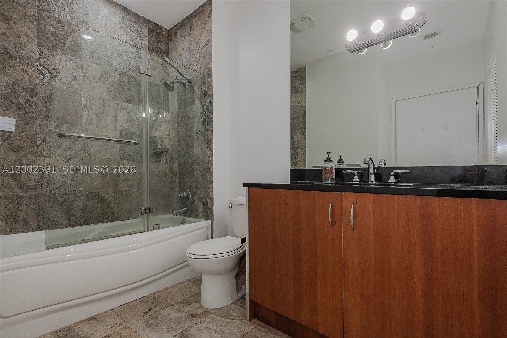 300 S Biscayne Blvd #PH-3903, Miami FL 33131