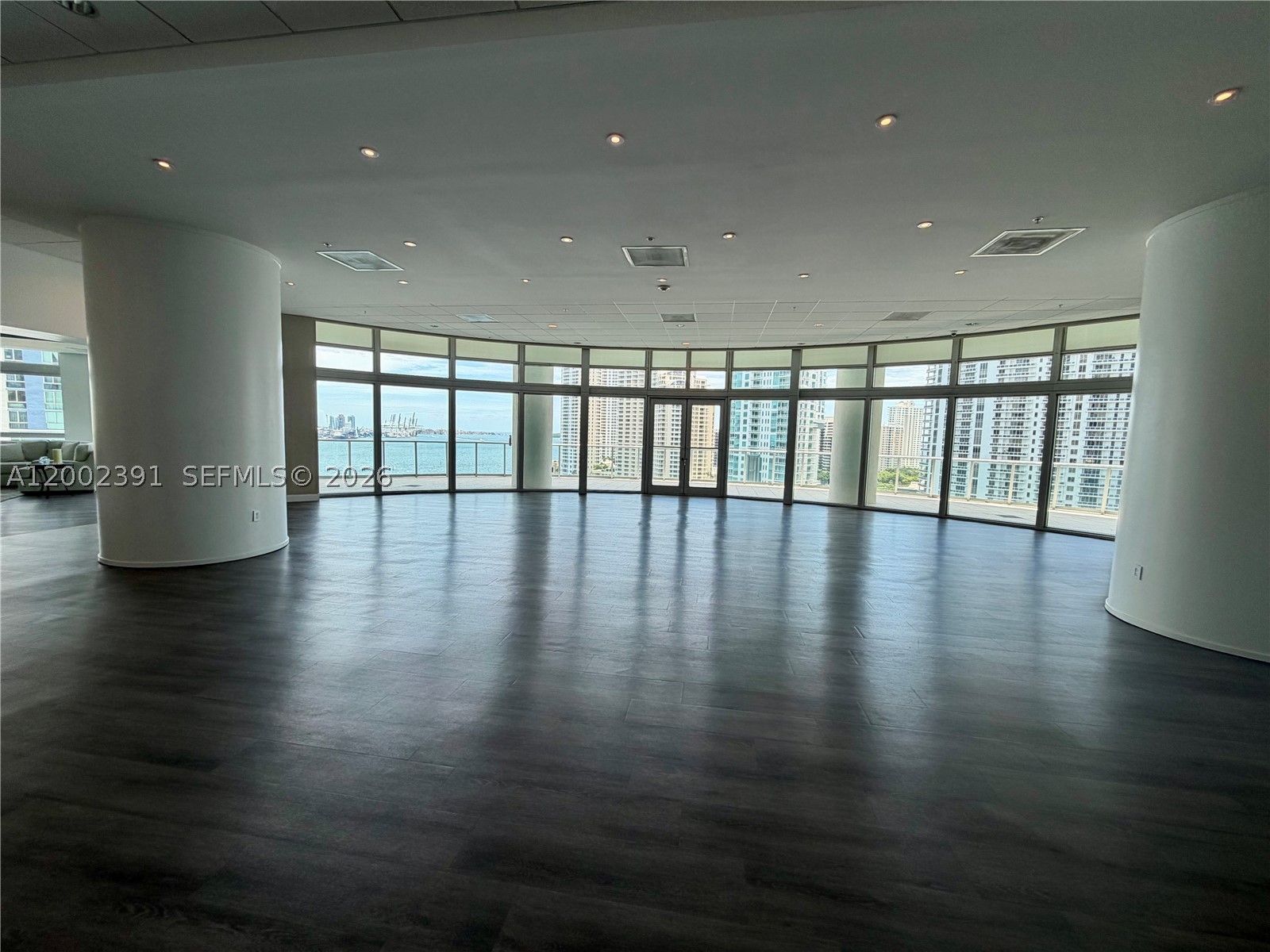 300 S Biscayne Blvd #PH-3903, Miami FL 33131