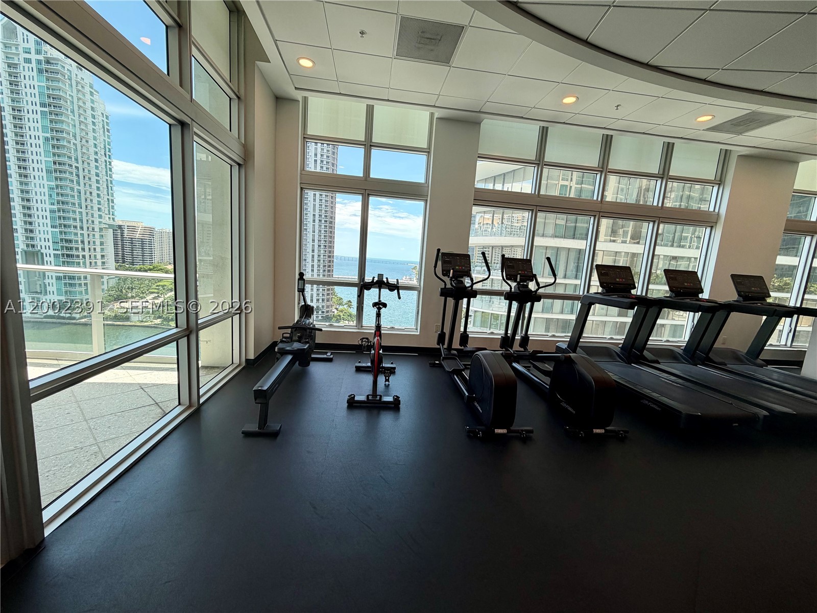 300 S Biscayne Blvd #PH-3903, Miami FL 33131