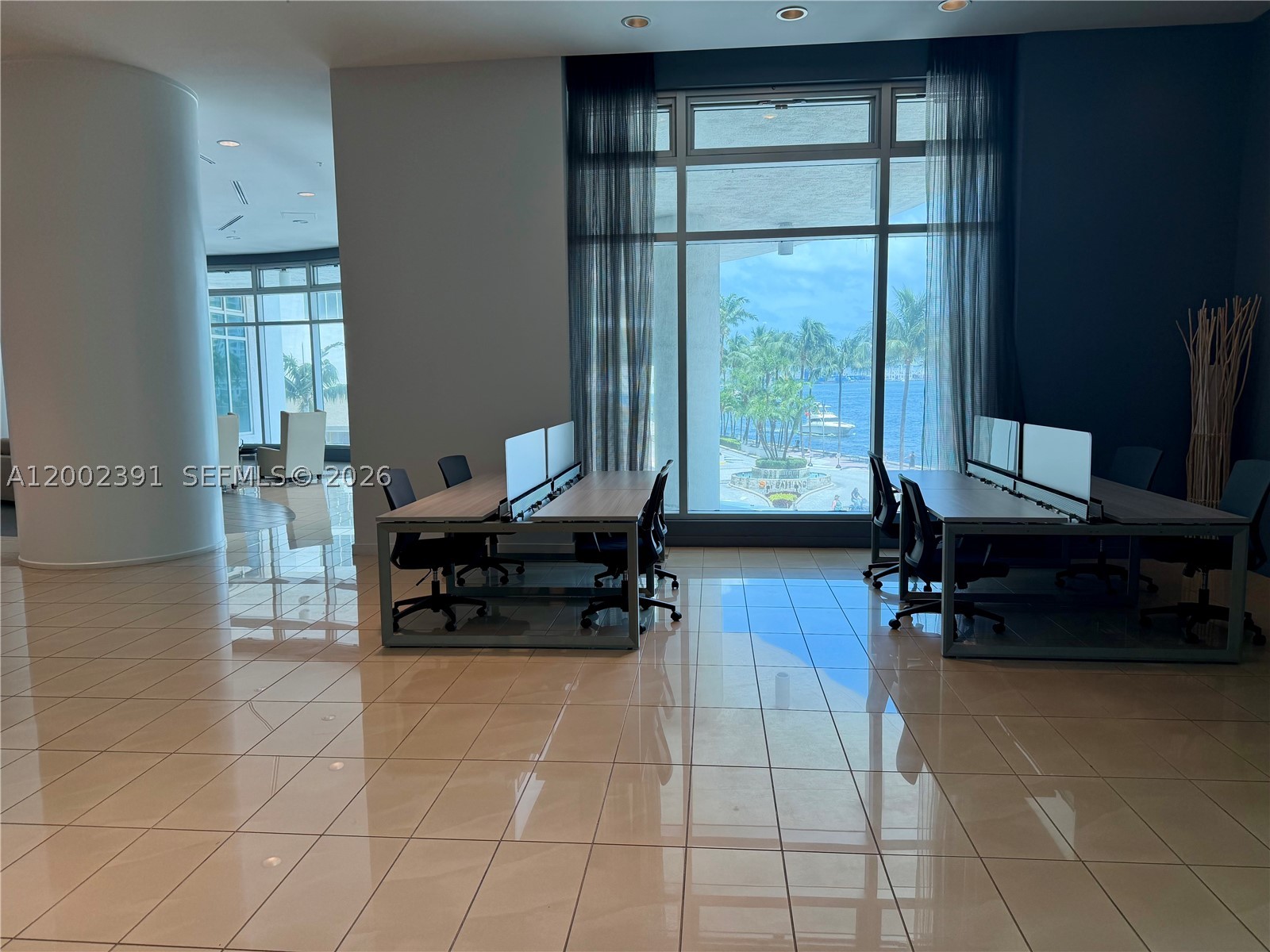 300 S Biscayne Blvd #PH-3903, Miami FL 33131