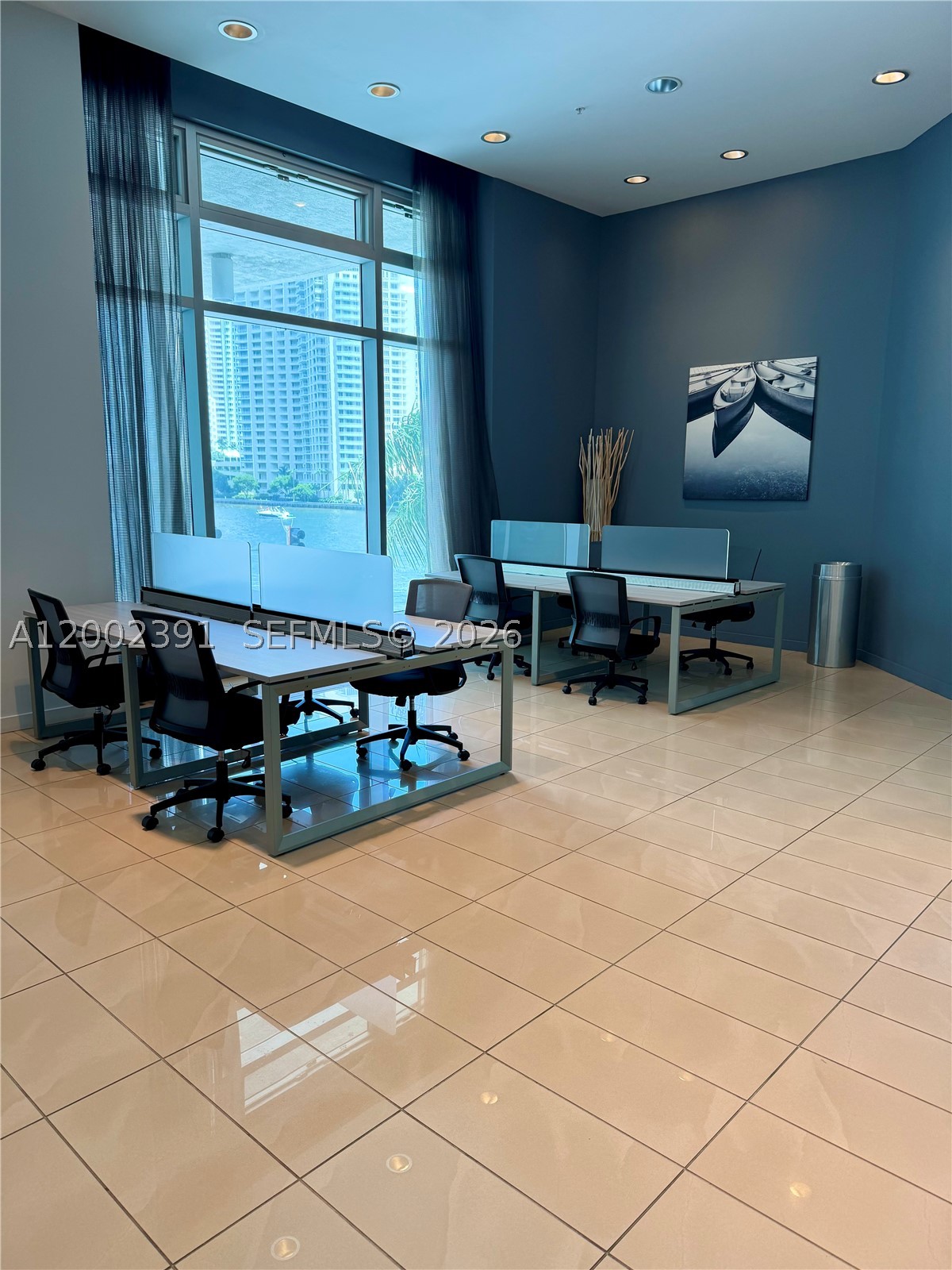 300 S Biscayne Blvd #PH-3903, Miami FL 33131
