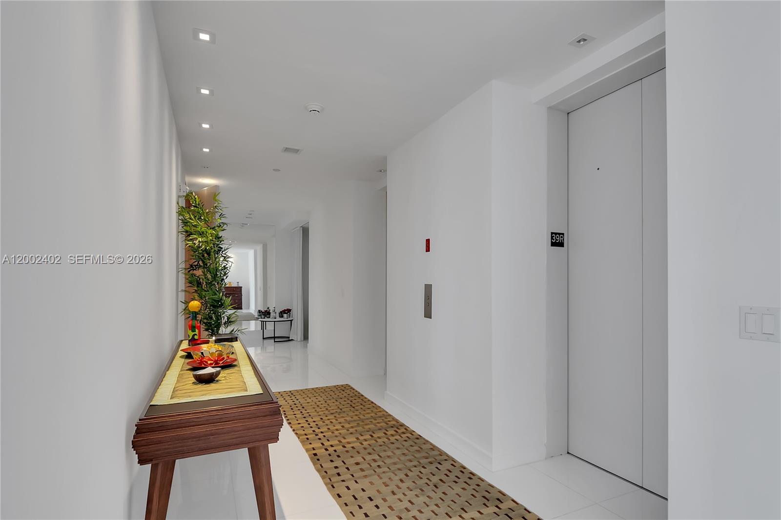 1100 Biscayne Blvd #3901, Miami FL 33132