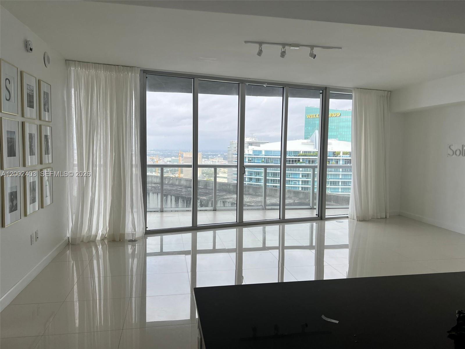 475 Brickell Ave #5508, Miami FL 33131